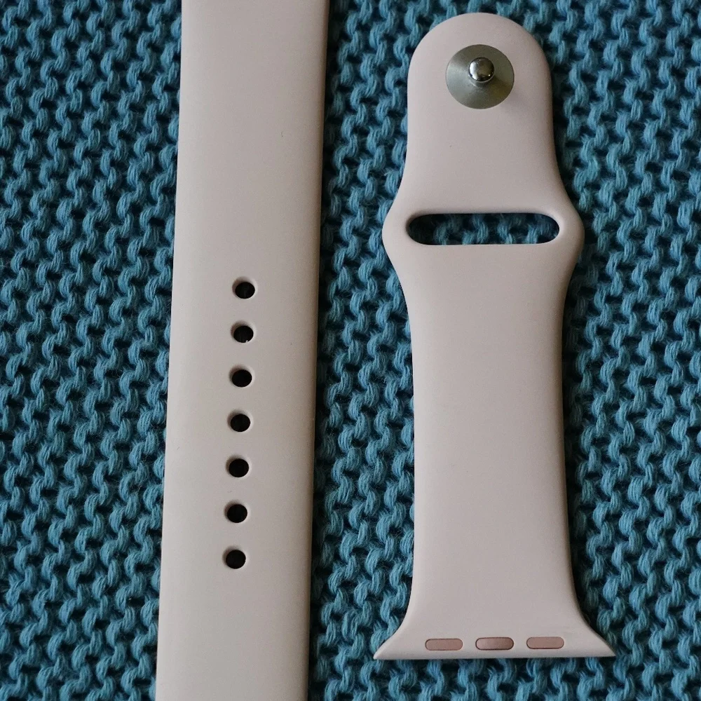 Pink Apple Watch Silicone Sport Band -- 45/44/42mm – M/L, Pristine and Authentic - Picture 3 of 6